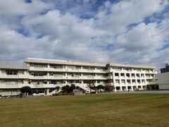 府中市 小中学校GIGAスクール構想 （デジタル活用）学校現場の実態は・・全国で英語授業の際、デジタルのみ活用するのは３％（読売新聞）